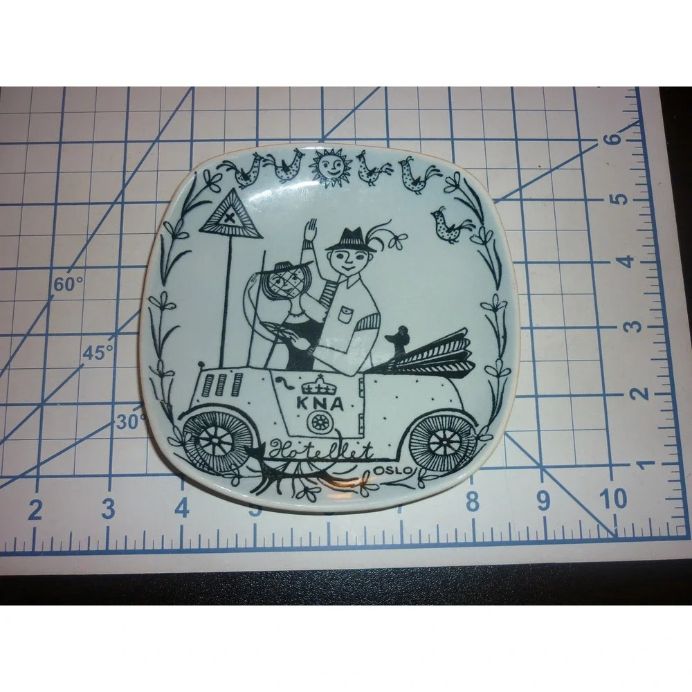 MCM Stavangerflint Norway Kari Nyquist Dish KNA Hotellet Oslo Vintage Car